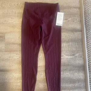 New lululemon leggings. wunder under tight. Size 10. Garnet